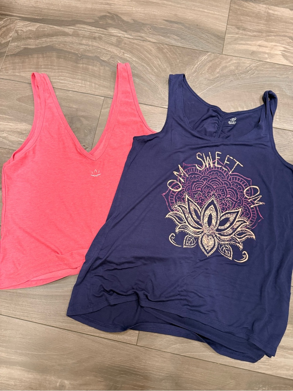 Beyond Yoga Navy Graphic Lotus Tank & Coral V-Neck Crop Tank - Women Tops